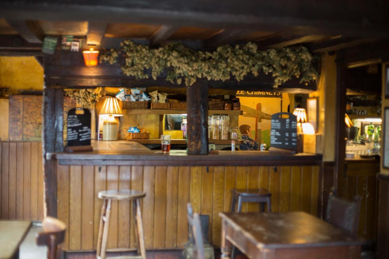 ホテル The Three Chimneys Country Pub Biddenden エクステリア 写真